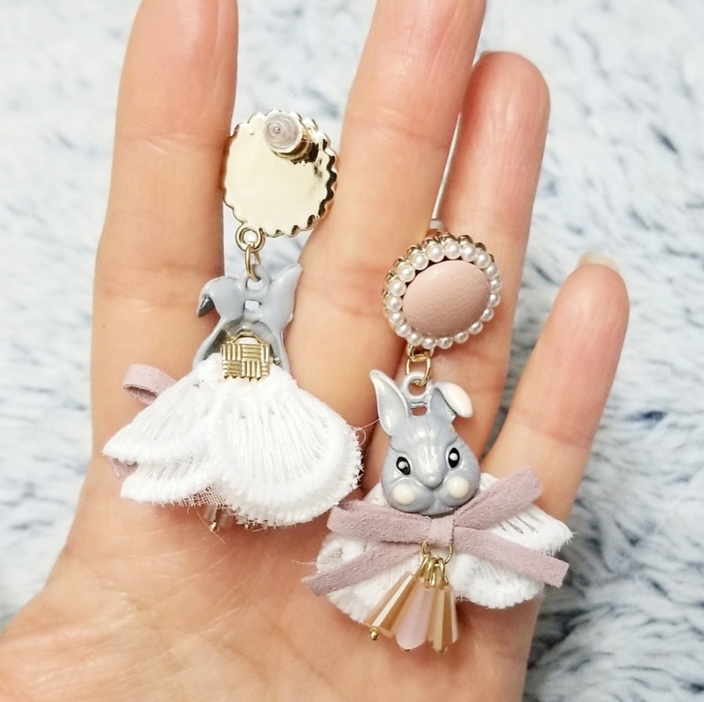 🔥LAST 1🔥NEW WINTER BUNNY DROP EARRINGS - Picture 3 of 5